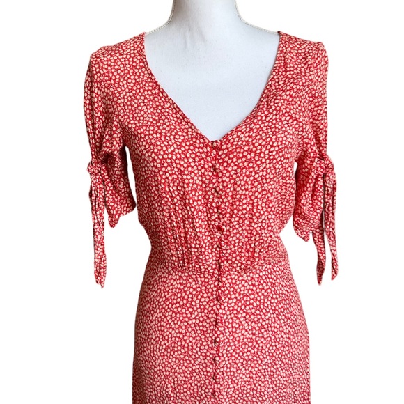 H&M Crepe Red Floral Button Dress Tie Sleeve Size 2 - Picture 3 of 16